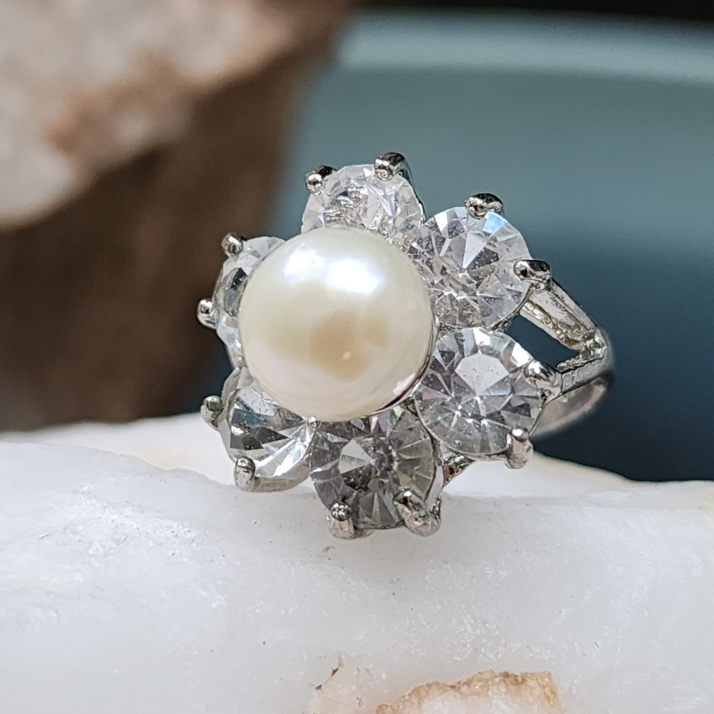 ❤️ Free People Jewelry Silver Ring Big Natural Pearl White Crystals Boho